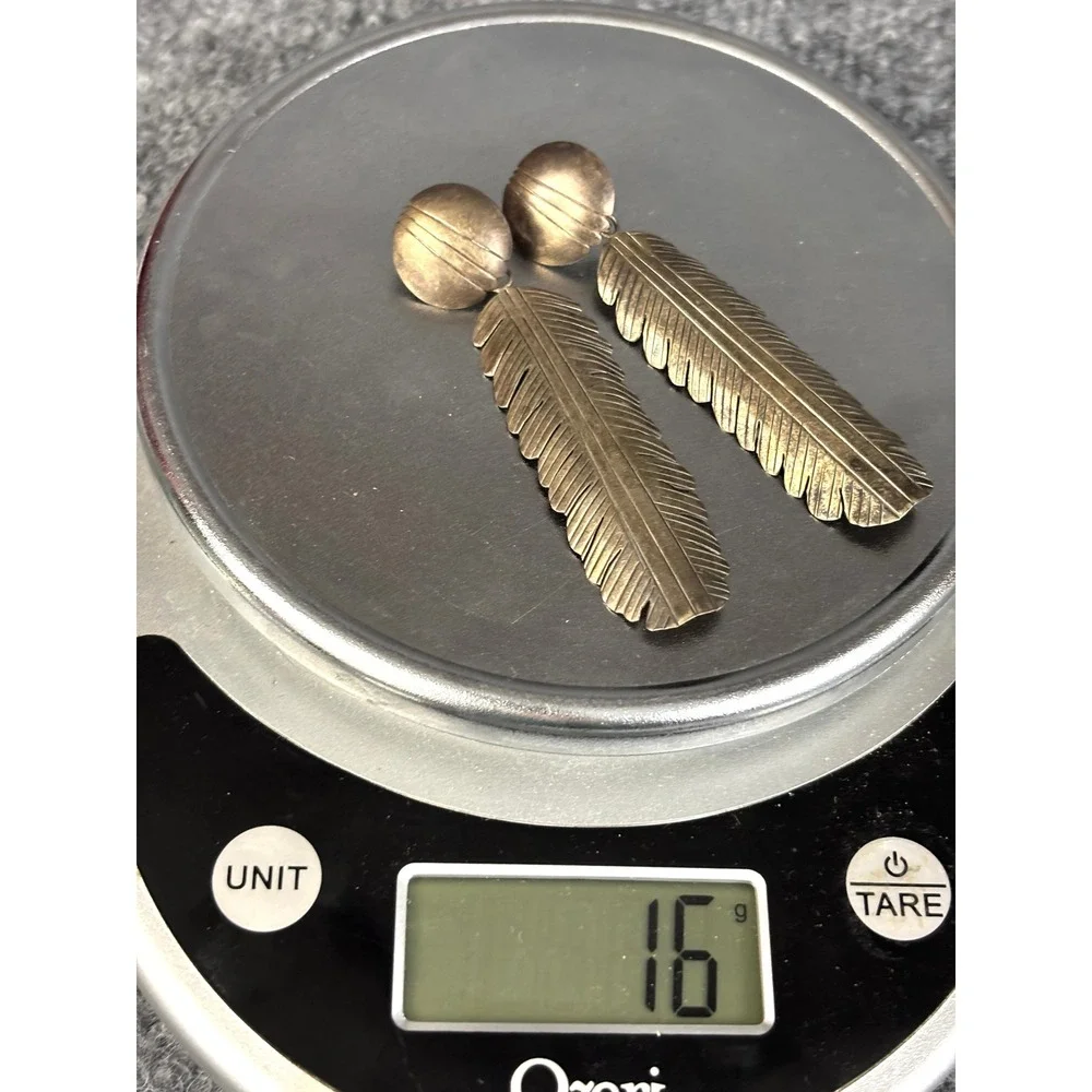 Vintage Feather Dangle Earrings Boho Southwestern Silver Tone Etched 16g‎